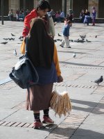 Vendeuse de sacs de maïs.