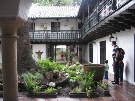 Patio intérieur d'une maison.