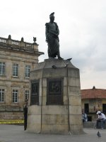 Statut de Simon Bolivar Statut d'un soldat.