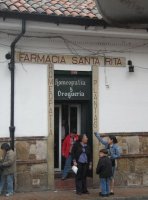 Façade d'une pharmacie.