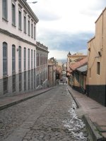 Ruelle pavée.