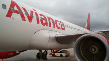 Corps d'un avion avec son moteur.