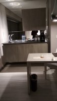 Coin cuisine avec table.