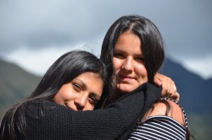 Portrait de 2 femmes.