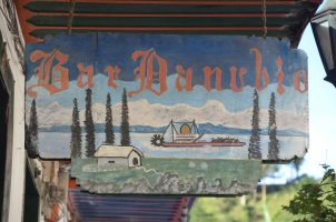 Panneau extérieur de bar.