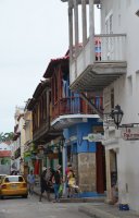 Maisons avec balcons.
